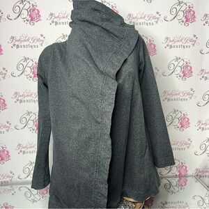 Lululemon WRAP sweater grey cardigan stretchy multi way adjustable snap buttons